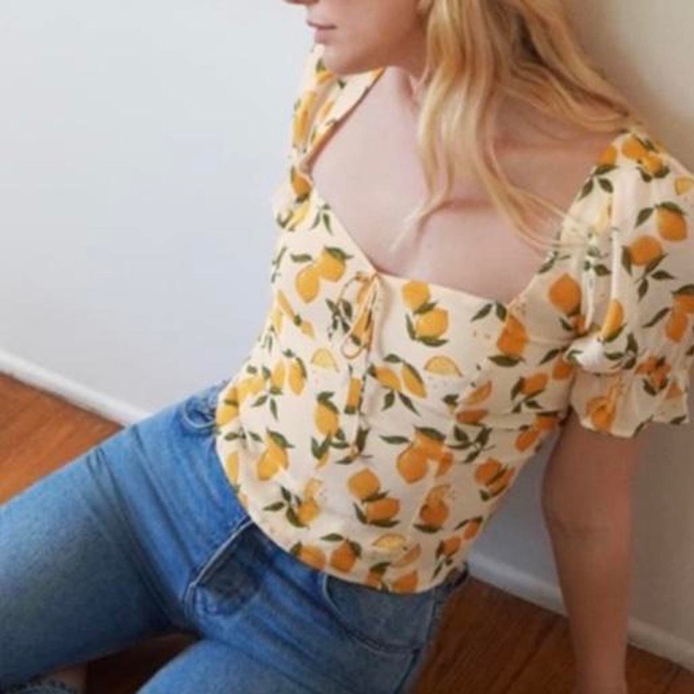 Reformation Delevan top lemon print size 0